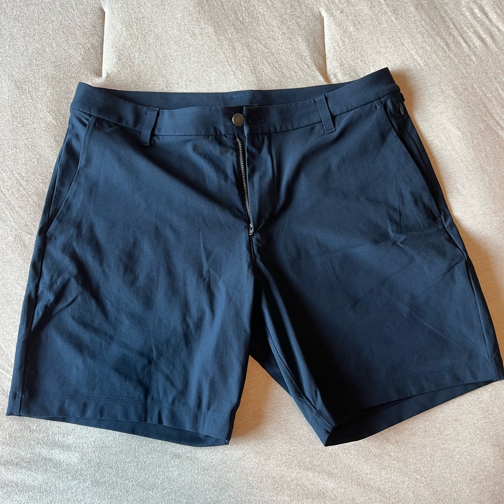 ABC Warpstreme shorts. 34 waist and 7” inseam. Great preowned condition.